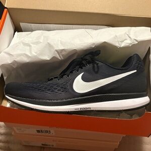 Nike Black and White Athletic Shoes